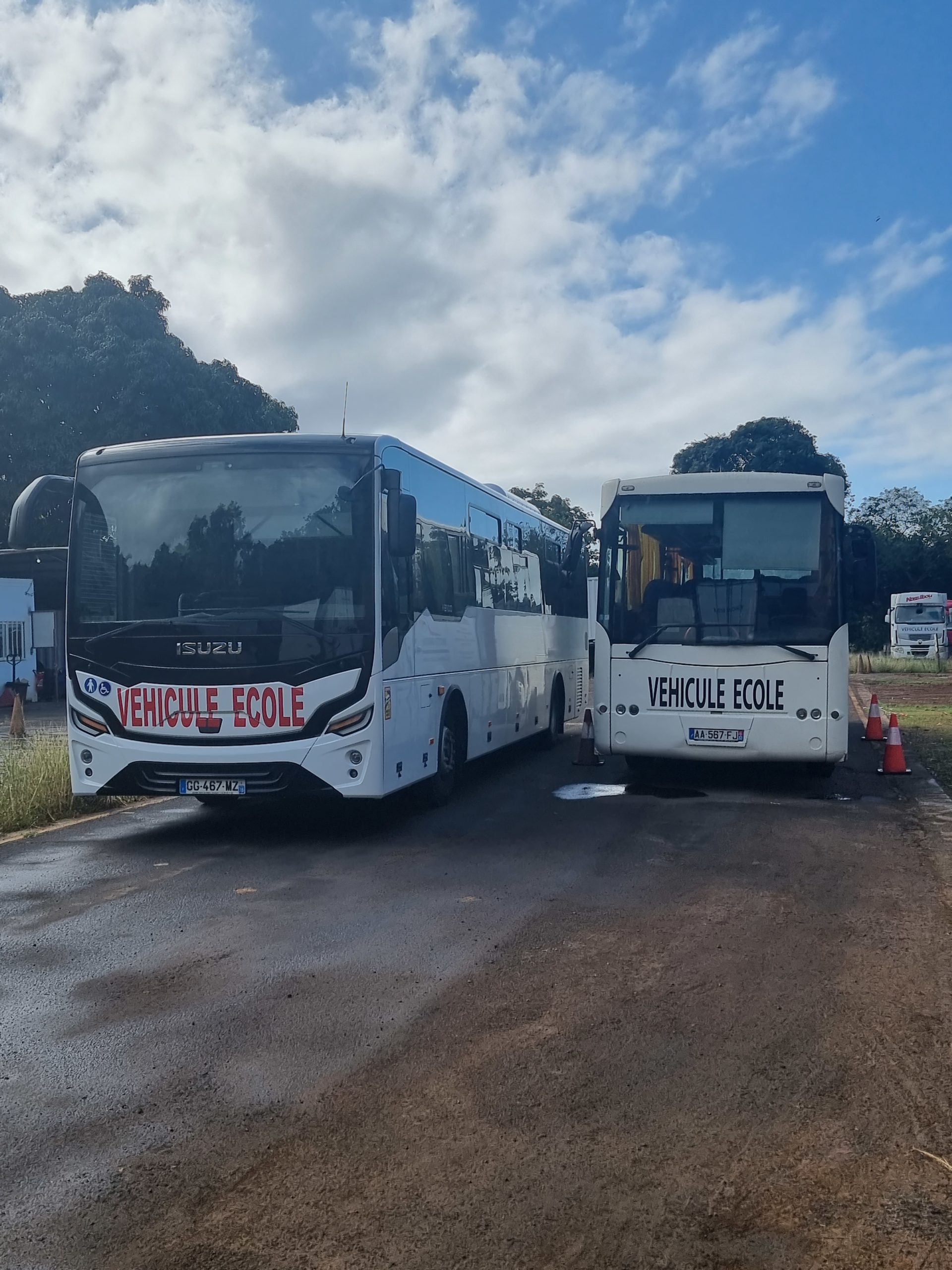 Bus véhicules-écoles Mayotte Formation Pros
